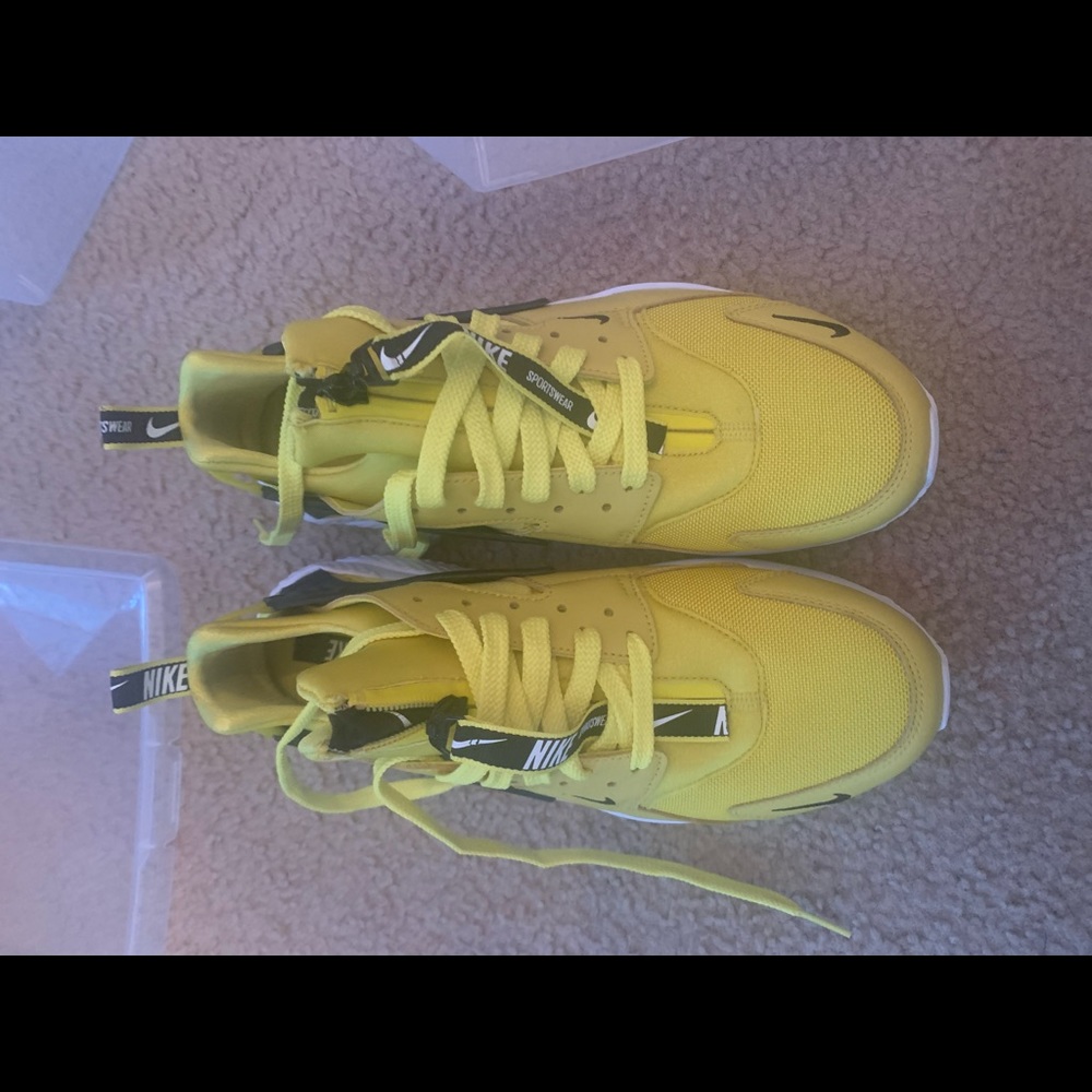 Men’s Nike hurache size 10.5